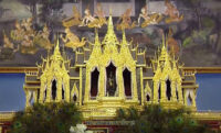พระสยามเทวาธิราช พระวิมานไม้แกะสลักปิดทองสามมุข พระที่นั่งไพศาลทักษิณ